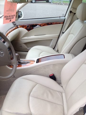 Mercedes-Benz E-Class 2006 photo 2