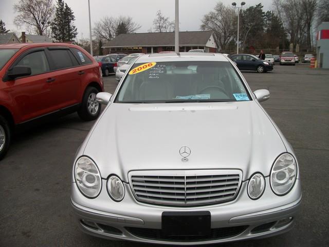 Mercedes-Benz E-Class 2006 photo 3