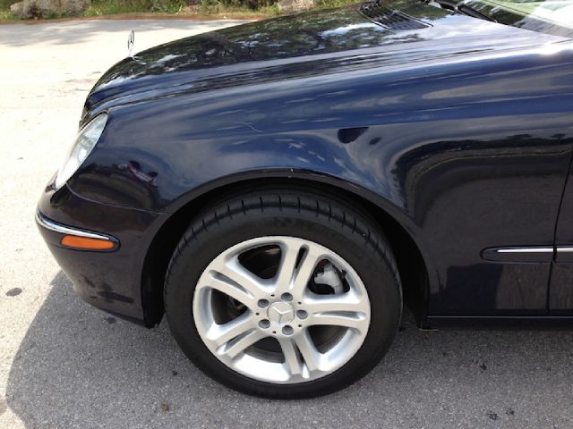 Mercedes-Benz E-Class 2006 photo 2