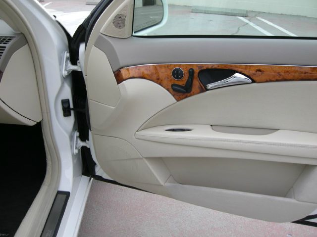Mercedes-Benz E-Class 2006 photo 10