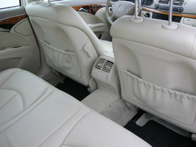 Mercedes-Benz E-Class 2006 photo 11