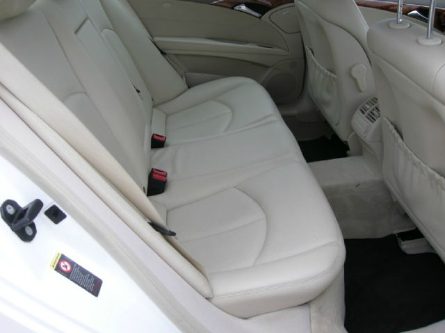 Mercedes-Benz E-Class 2006 photo 12