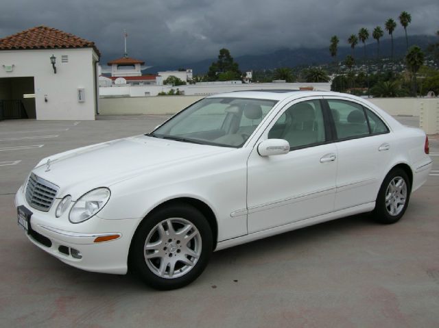 Mercedes-Benz E-Class 2006 photo 23