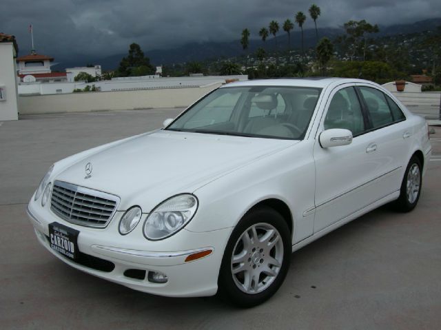 Mercedes-Benz E-Class 2006 photo 24