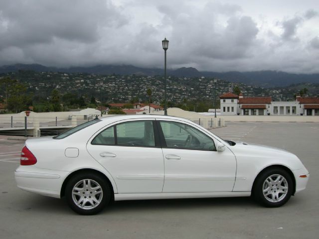 Mercedes-Benz E-Class 2006 photo 27