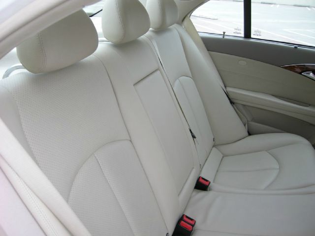 Mercedes-Benz E-Class 2006 photo 4