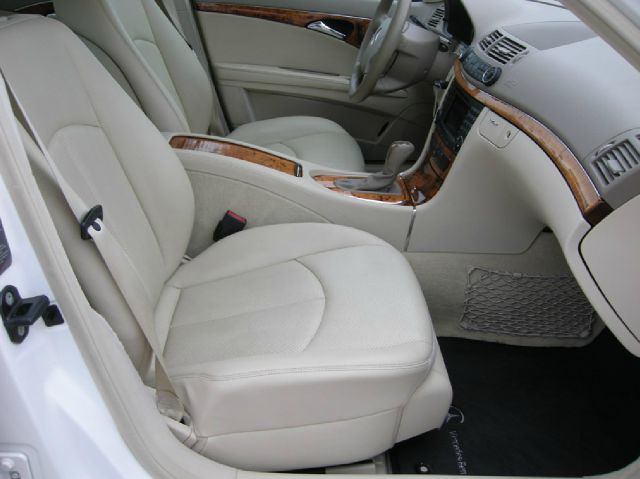 Mercedes-Benz E-Class 2006 photo 8