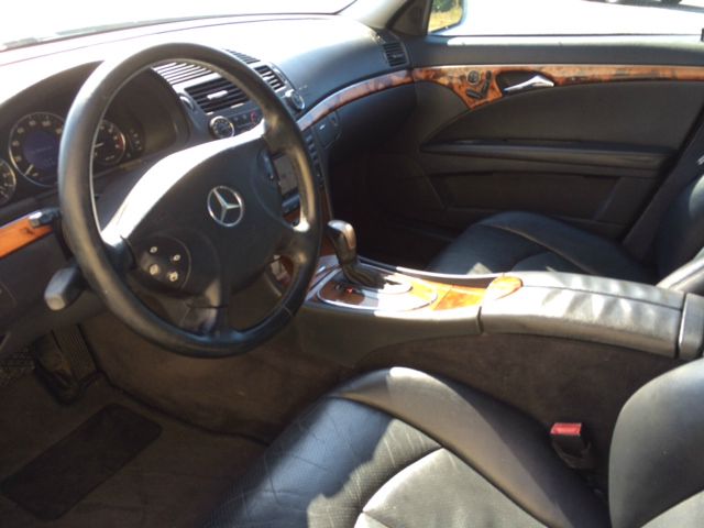 Mercedes-Benz E-Class 2006 photo 2