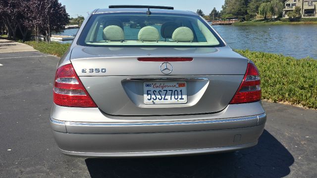 Mercedes-Benz E-Class 2006 photo 2