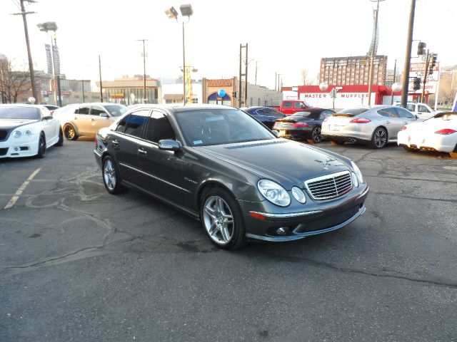 Mercedes-Benz E-Class 2006 photo 1