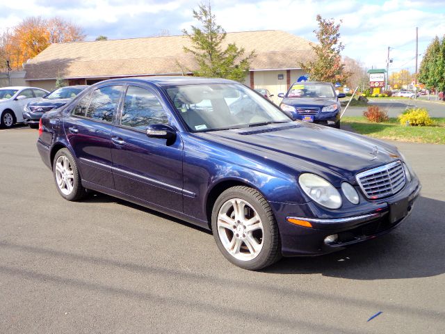 Mercedes-Benz E-Class 2006 photo 3