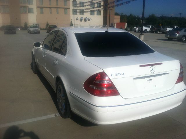 Mercedes-Benz E-Class 2006 photo 1