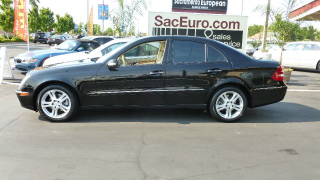 Mercedes-Benz E-Class 2006 photo 3