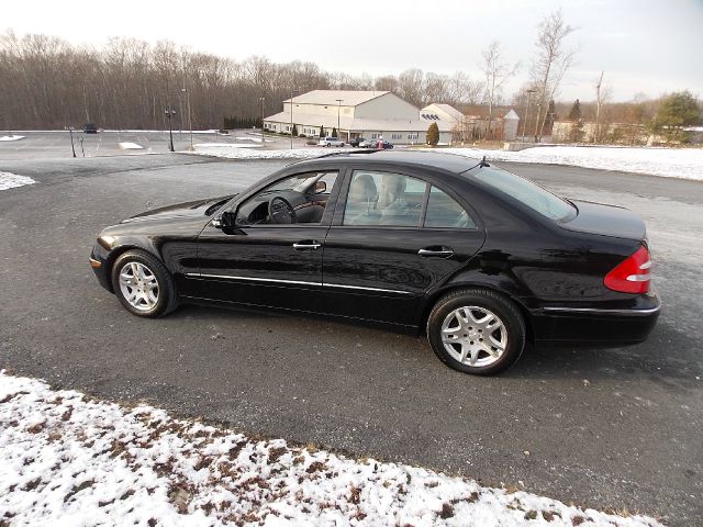 Mercedes-Benz E-Class 2006 photo 0