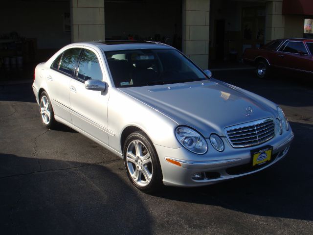 Mercedes-Benz E-Class 2006 photo 4
