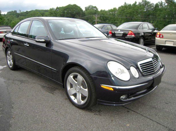 Mercedes-Benz E-Class 2006 photo 2
