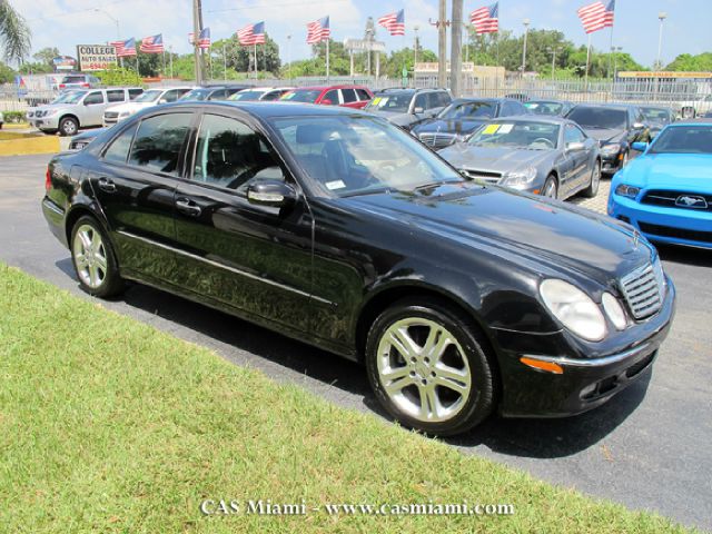 Mercedes-Benz E-Class 2006 photo 2