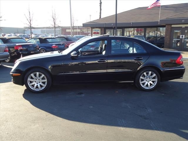 Mercedes-Benz E-Class 2007 photo 2