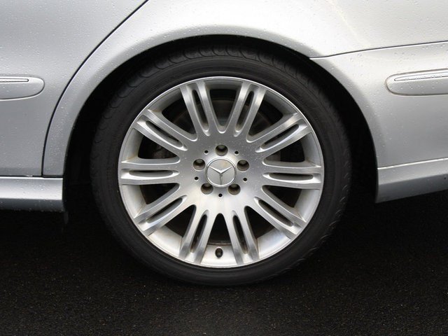 Mercedes-Benz E-Class 2007 photo 4