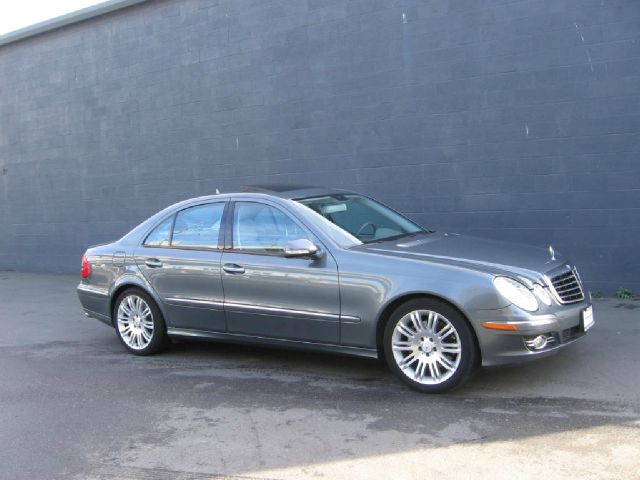 Mercedes-Benz E-Class 2007 photo 2