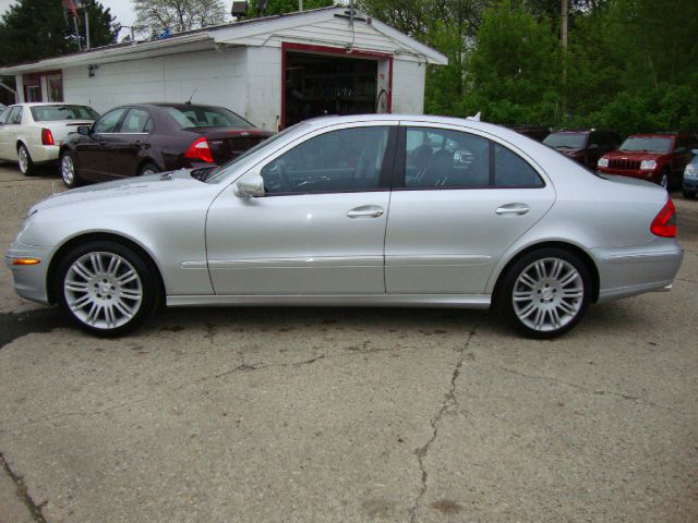 Mercedes-Benz E-Class LS Flex Fuel 4x4 This Is One Of Our Best Bargains Sedan