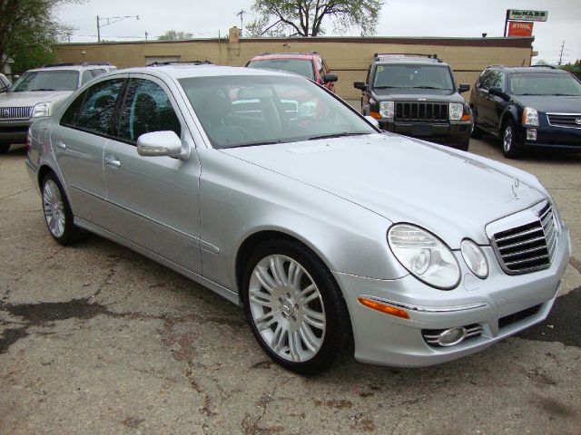 Mercedes-Benz E-Class 2007 photo 2