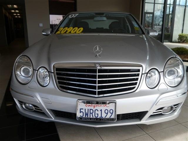 Mercedes-Benz E-Class 2007 photo 3