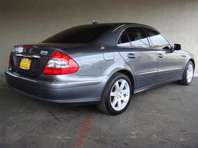 Mercedes-Benz E-Class 2007 photo 2