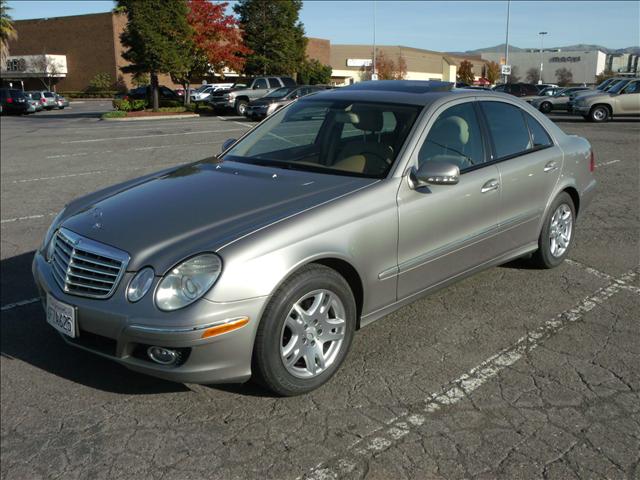 Mercedes-Benz E-Class 2007 photo 0