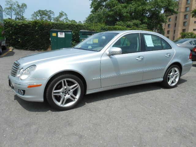Mercedes-Benz E-Class 2007 photo 10