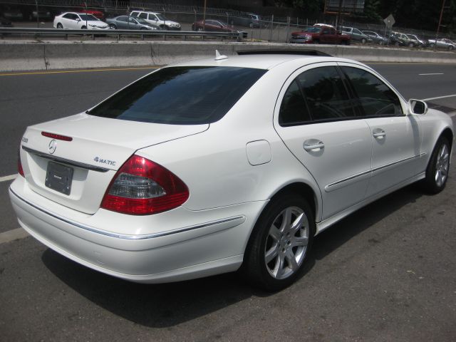 Mercedes-Benz E-Class 2007 photo 12