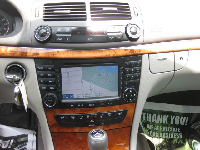 Mercedes-Benz E-Class 2007 photo 14