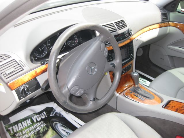 Mercedes-Benz E-Class 2007 photo 3