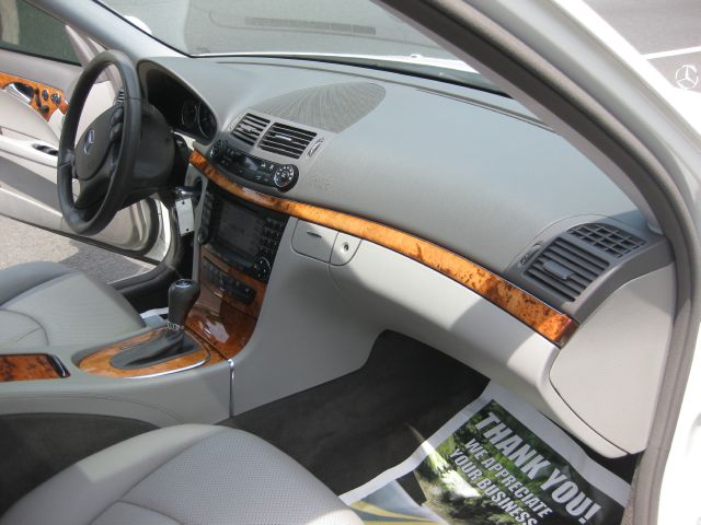 Mercedes-Benz E-Class 2007 photo 8