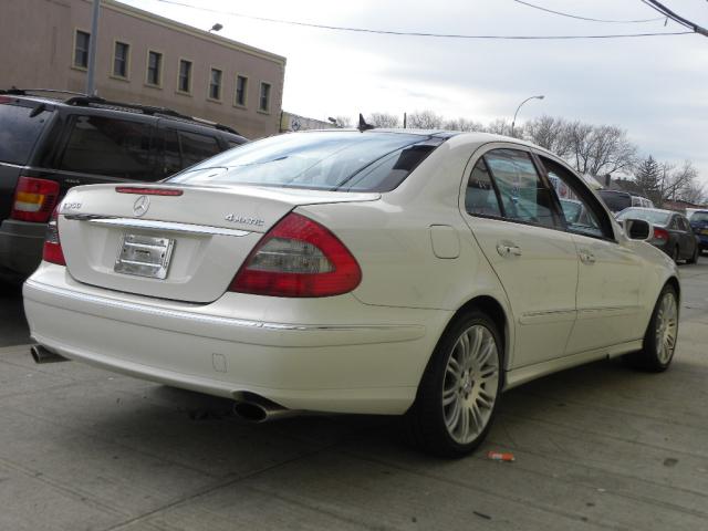 Mercedes-Benz E-Class 2007 photo 4