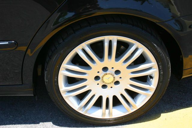 Mercedes-Benz E-Class 2007 photo 12