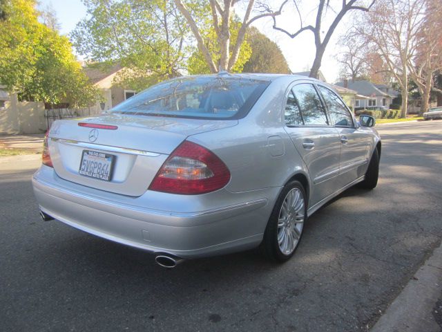 Mercedes-Benz E-Class 2007 photo 1