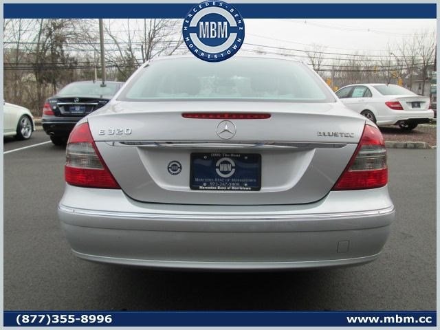 Mercedes-Benz E-Class 2007 photo 2