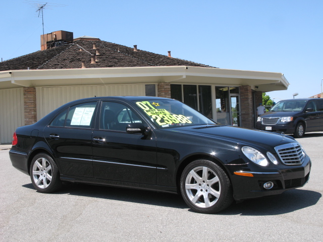Mercedes-Benz E-Class 2007 photo 2
