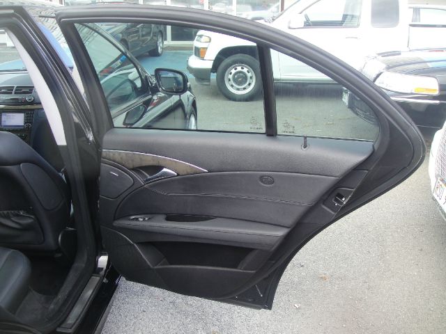 Mercedes-Benz E-Class 2007 photo 12