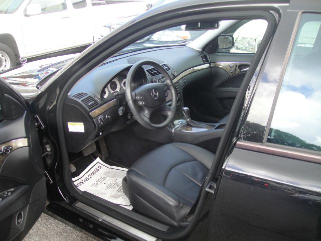 Mercedes-Benz E-Class 2007 photo 13
