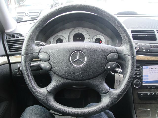 Mercedes-Benz E-Class 2007 photo 18