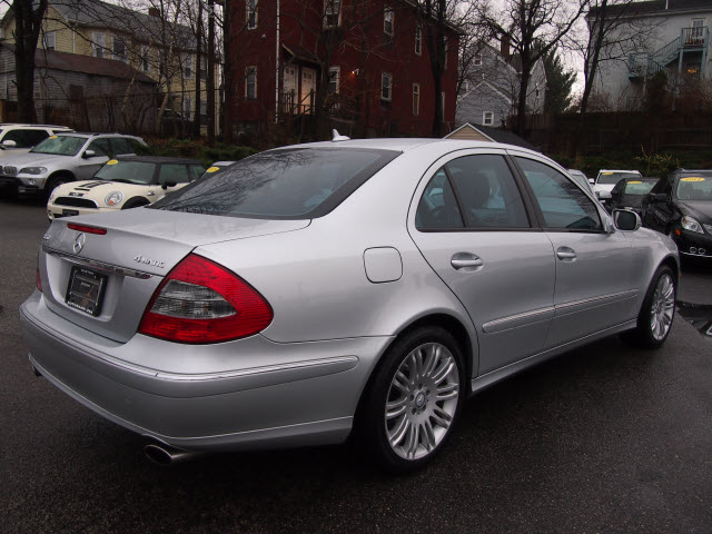 Mercedes-Benz E-Class 2008 photo 1