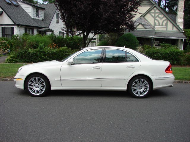 Mercedes-Benz E-Class 2008 photo 2