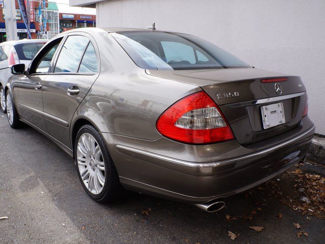Mercedes-Benz E-Class 2008 photo 2