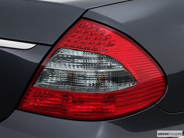 Mercedes-Benz E-Class 2008 photo 3