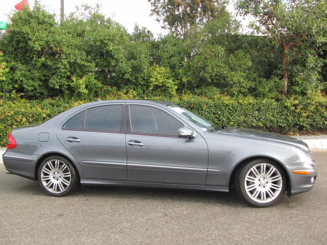 Mercedes-Benz E-Class 2008 photo 2