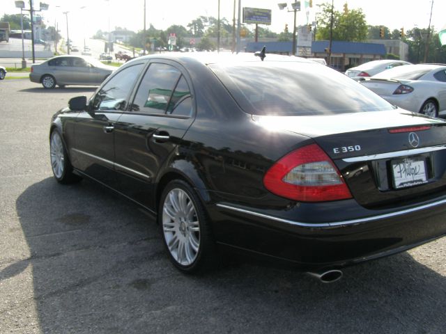 Mercedes-Benz E-Class 2008 photo 2