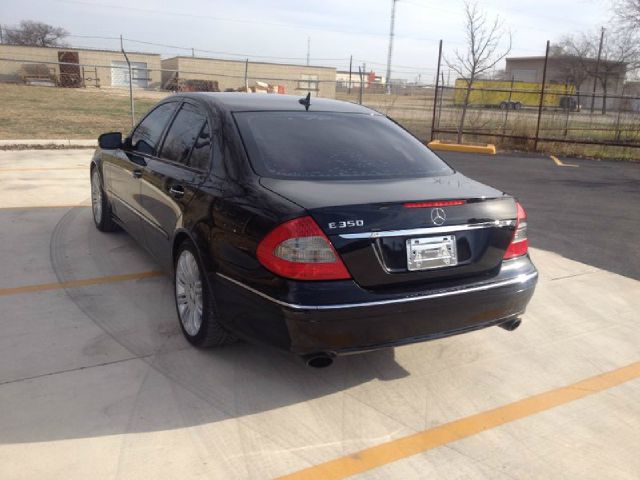 Mercedes-Benz E-Class 2008 photo 2