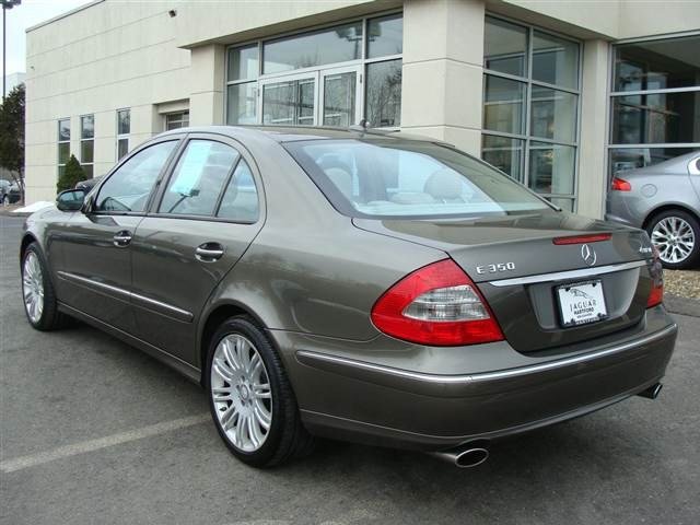 Mercedes-Benz E-Class 2008 photo 2